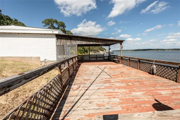 $950,000 | 722 Storey Road, Nocona, TX 76255