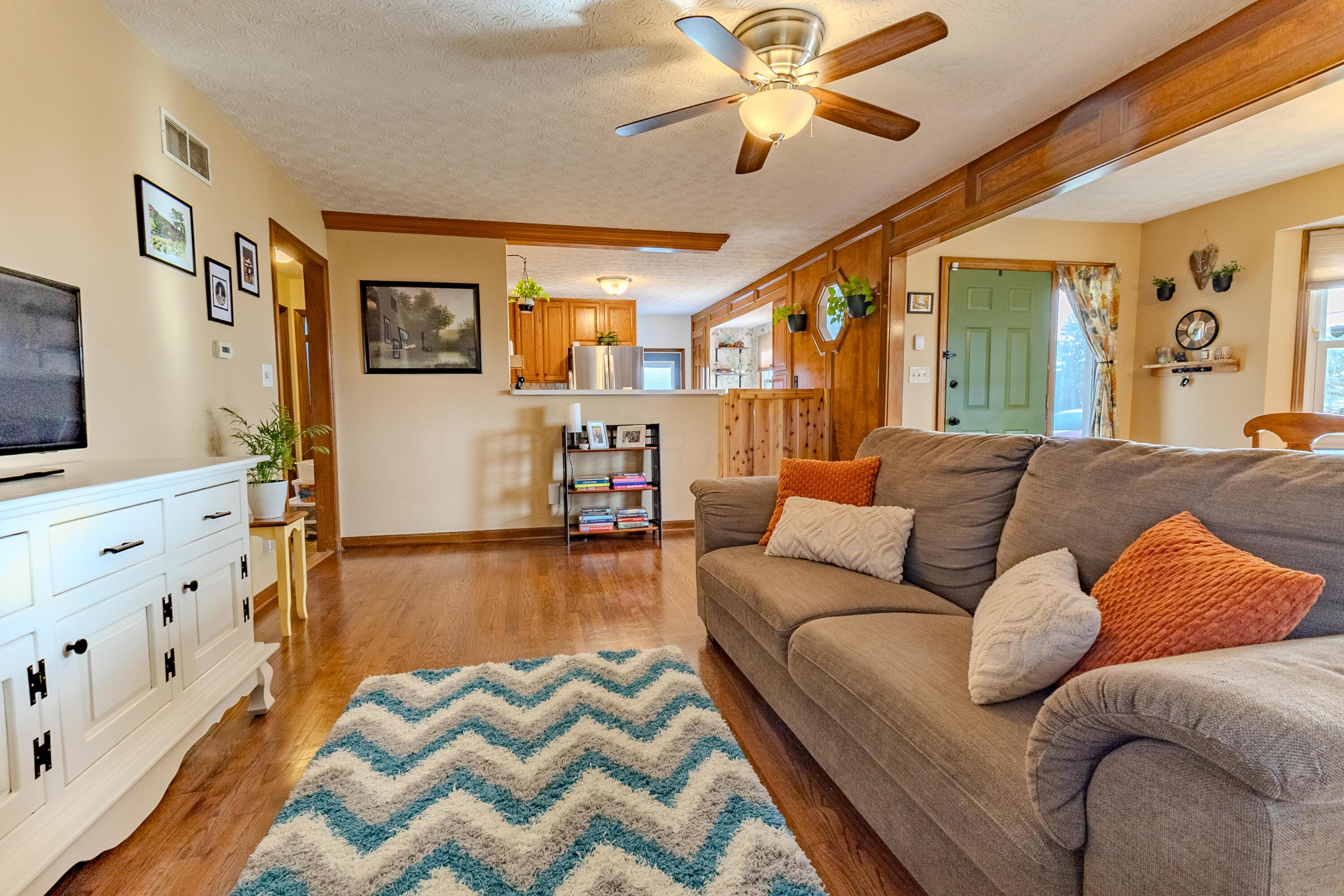 6780 Weldon Road Plain City, OH 43064 - Photo 9 of 34 Living Room