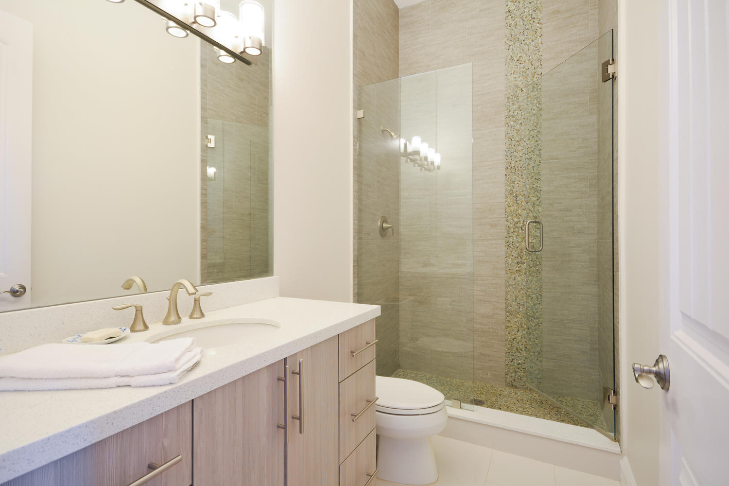 325 Northeast 6th Street Boca Raton, FL 33432 - Photo 12 of 29 Bath