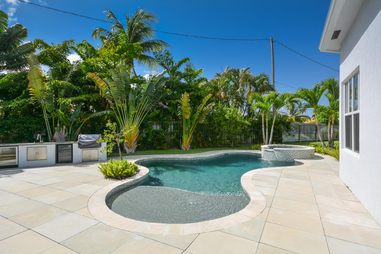 325 Northeast 6th Street Boca Raton, FL 33432 - Photo 22 of 29 Pebble tech pool