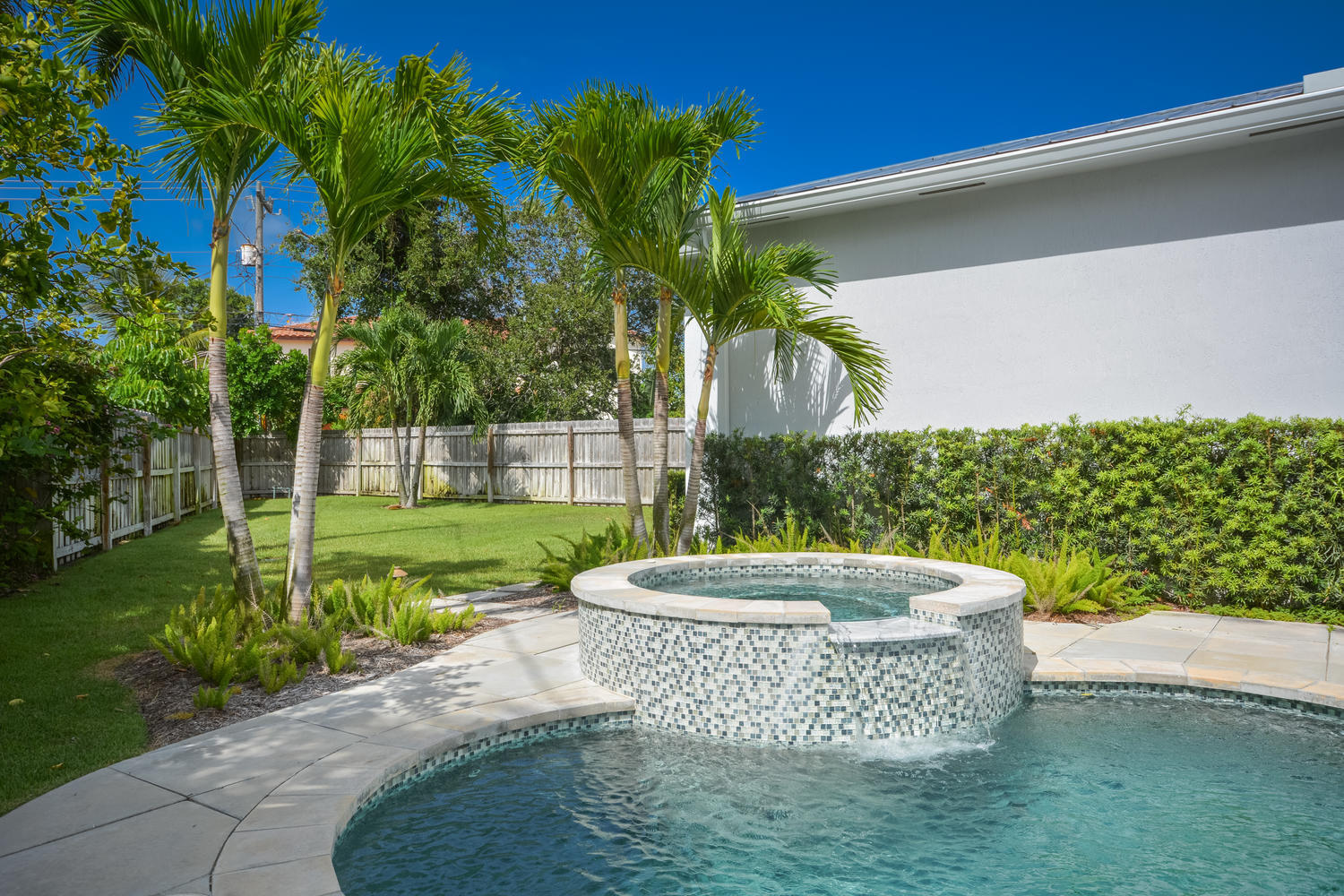 325 Northeast 6th Street Boca Raton, FL 33432 - Photo 25 of 29 Hot tub