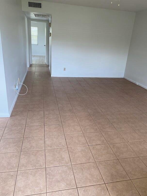 99 Mansfield D, Unit 99 Boca Raton, FL 33434 - Photo 4 of 18 Living Room