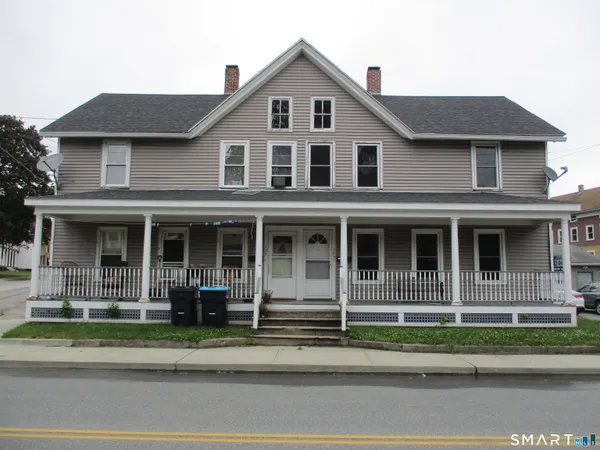 $1,800 | 105 Woodstock Avenue, Putnam, CT 06260