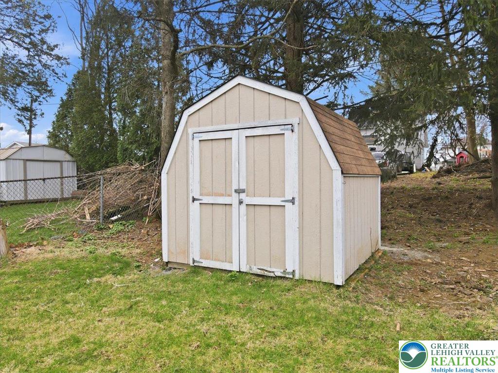 2218 2nd Street Wilson, PA 18042 - Photo 32 of 37