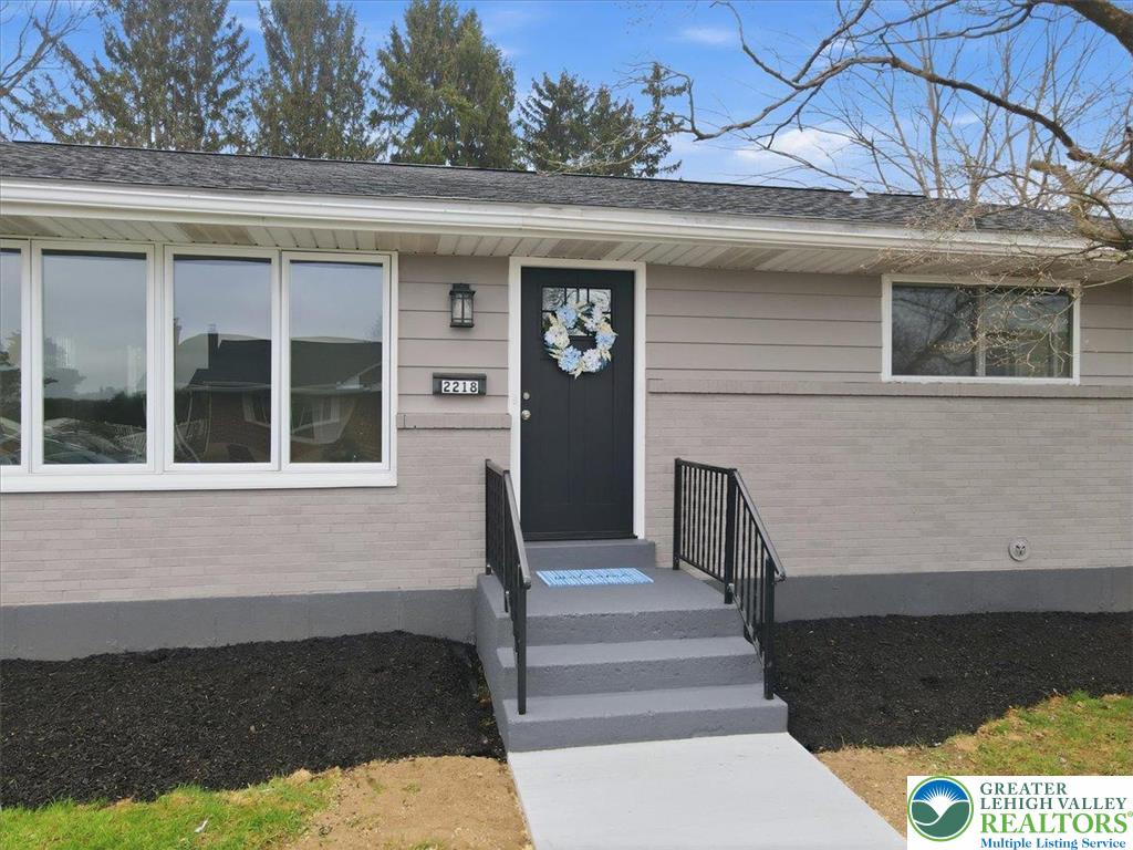 2218 2nd Street Wilson, PA 18042 - Photo 4 of 37