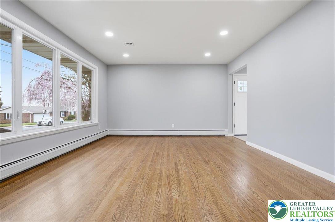 2218 2nd Street Wilson, PA 18042 - Photo 5 of 37