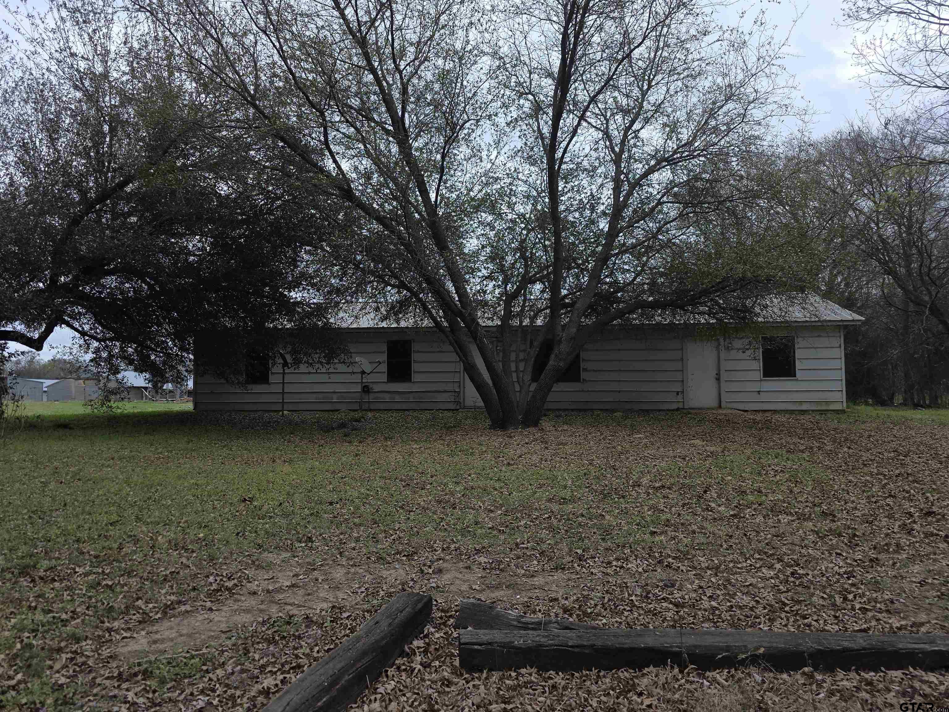 1886 Opossum Road Pittsburg, TX 75686 - Photo 3 of 22