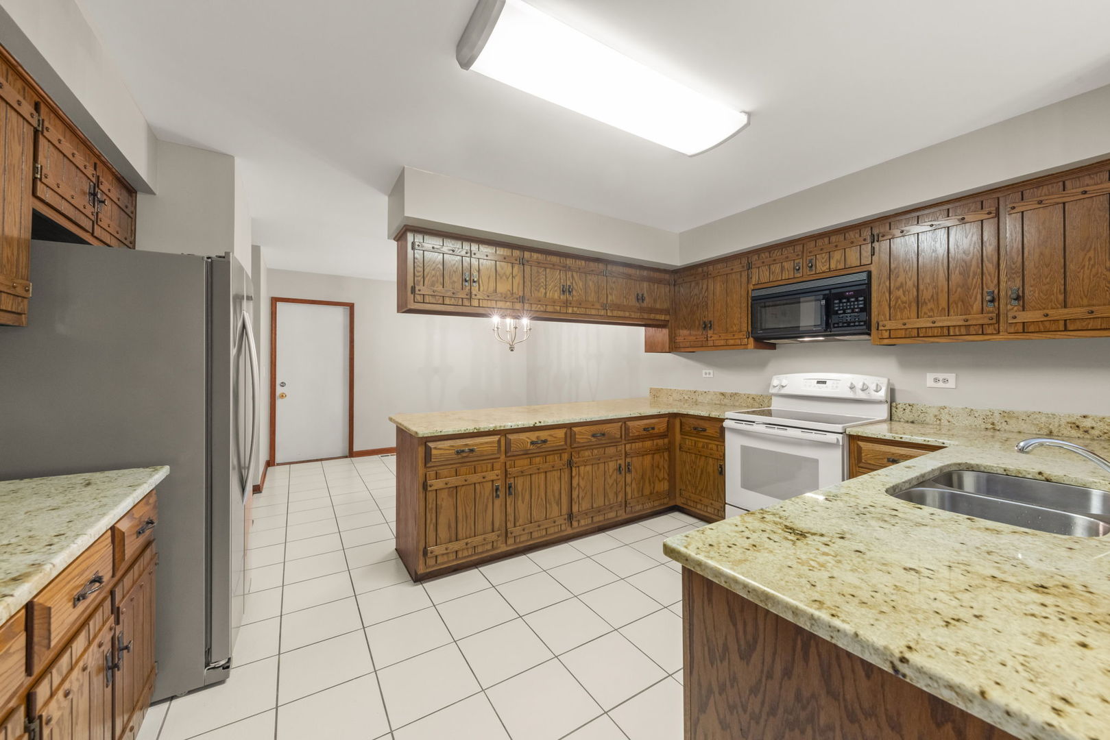 419 West Evergreen Street Wheaton, IL 60187 - Photo 11 of 35