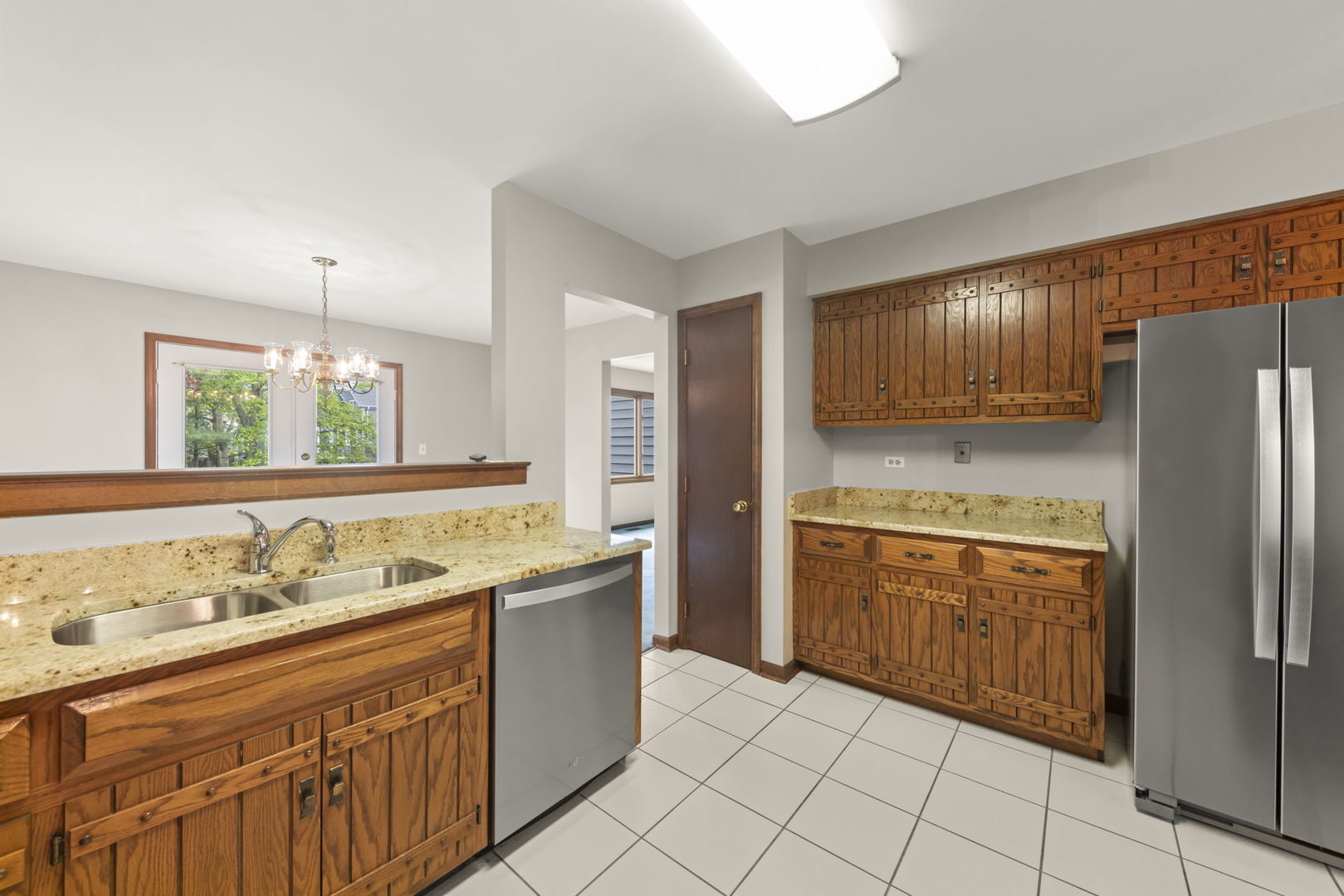419 West Evergreen Street Wheaton, IL 60187 - Photo 12 of 35