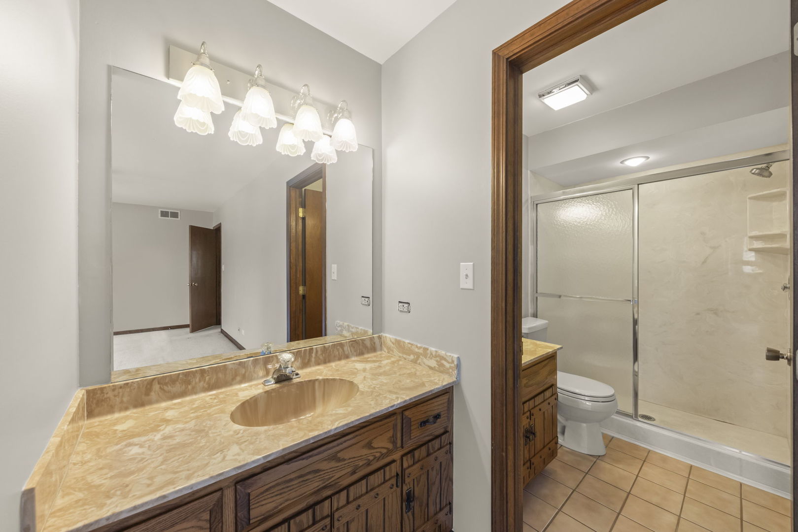 419 West Evergreen Street Wheaton, IL 60187 - Photo 16 of 35