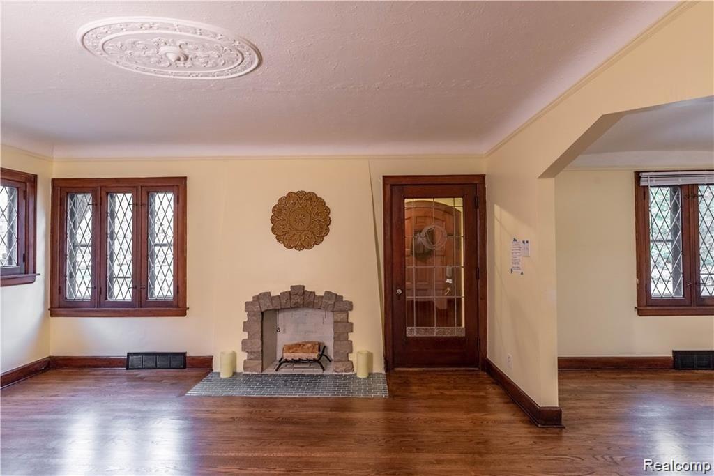 5793 Grayton Street Detroit, MI 48224 - Photo 7 of 32