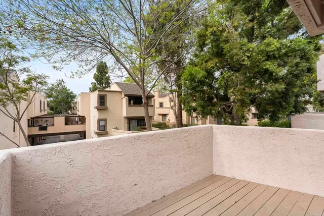 $825,000 | 8448 Via Sonoma, Unit 100, La Jolla, CA 92037