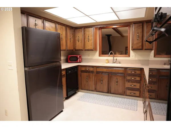 $445,000 | 1110 Northwest Springwood Lane, McMinnville, OR 97128