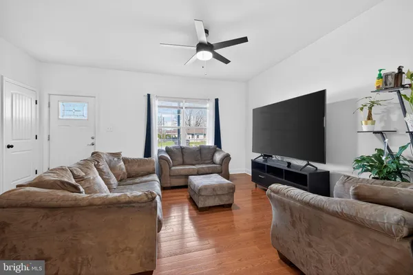 $435,000 | 815 East Hazeldell Avenue, New Castle, DE 19720