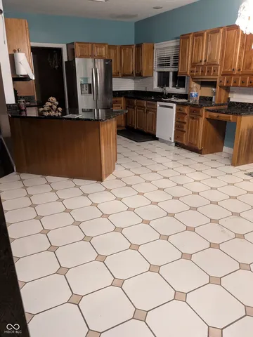 $515,000 | 5106 West Foxhill Court, Muncie, IN 47304