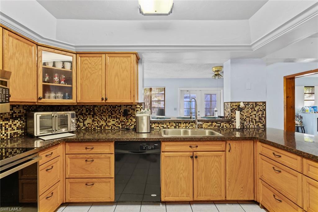 3680 7th Avenue Southwest Naples, FL 34117 - Photo 10 of 38