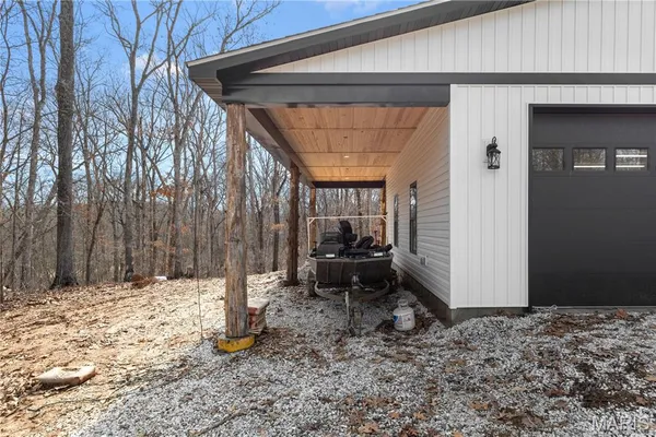 $389,000 | 140 Turkey Creek Crossing Drive, Hawk Point, MO 63349