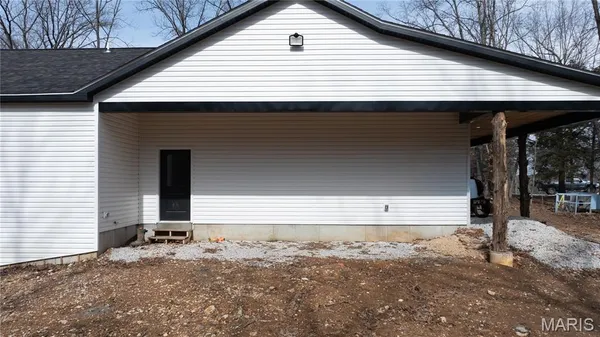 $389,000 | 140 Turkey Creek Crossing Drive, Hawk Point, MO 63349