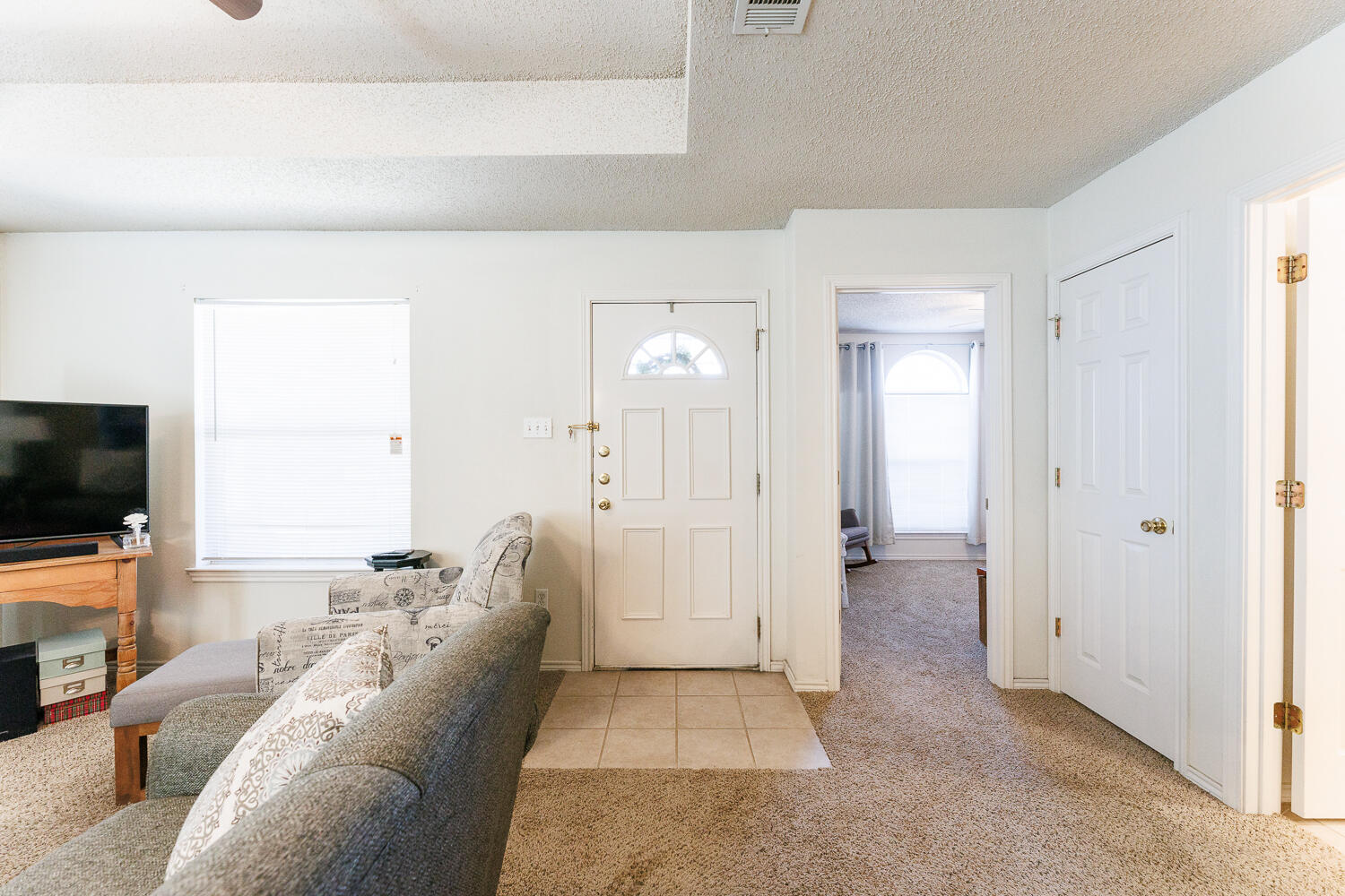 3419 97th Street Lubbock, TX 79423 - Photo 5 of 27 Entryway