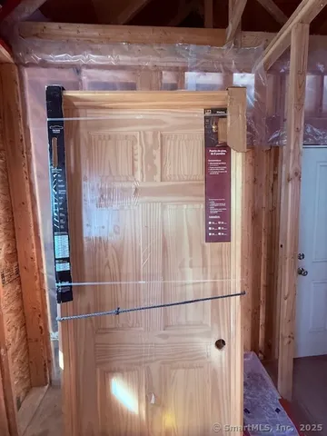 $429,500 | 15 Suffield Street, Windsor Locks, CT 06096