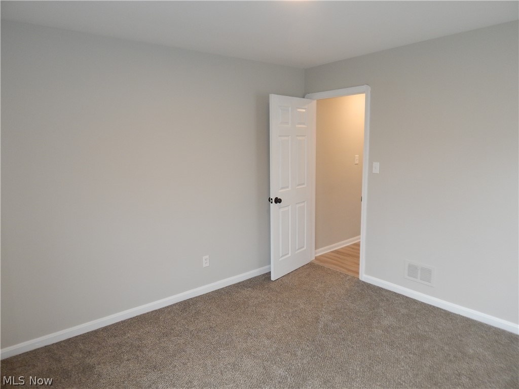 6170 Stanbury Road Parma, OH 44129 - Photo 8 of 27