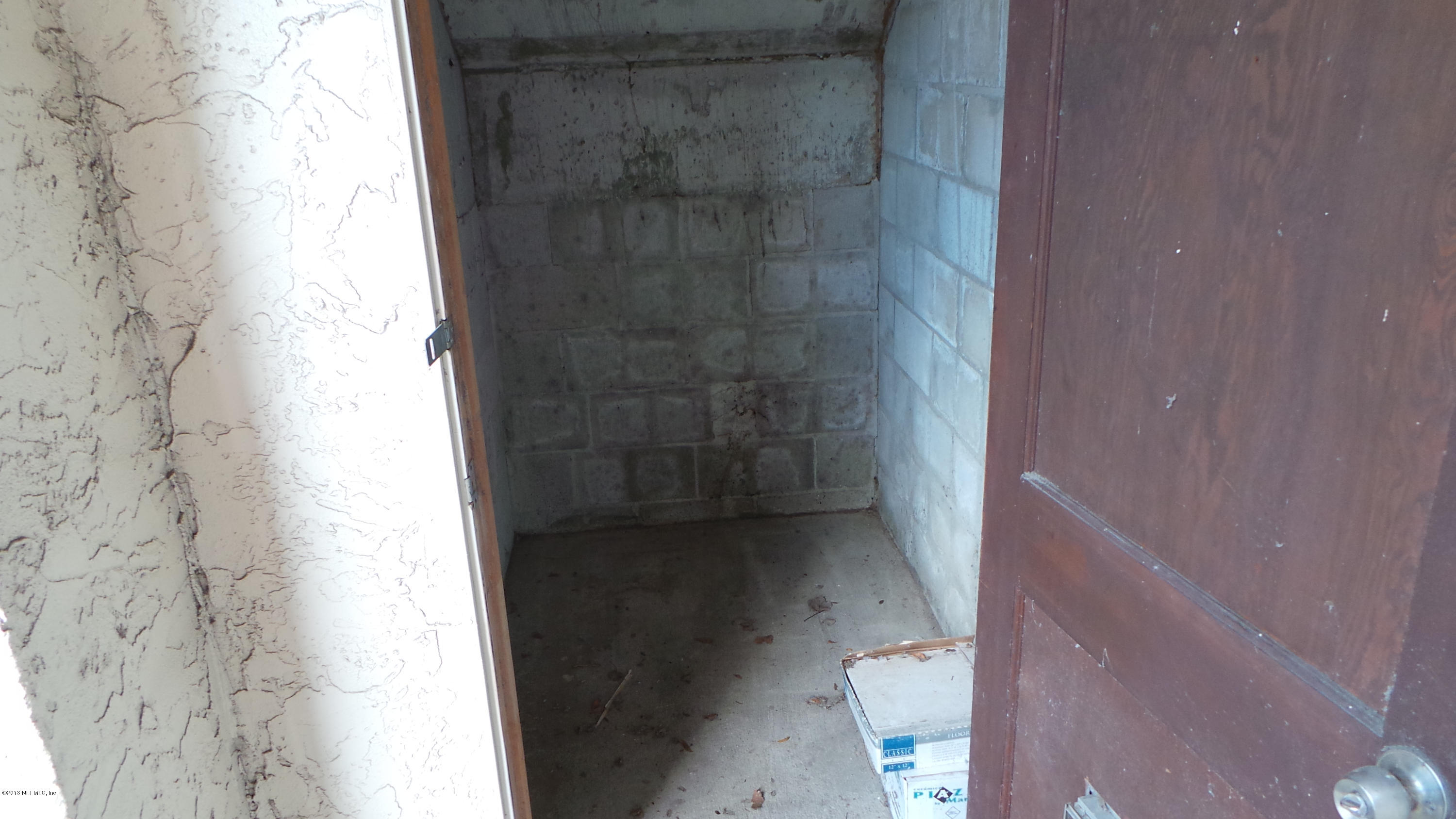 1707 El Prado Road Jacksonville, FL 32216 - Photo 15 of 18 Storage unit near front door