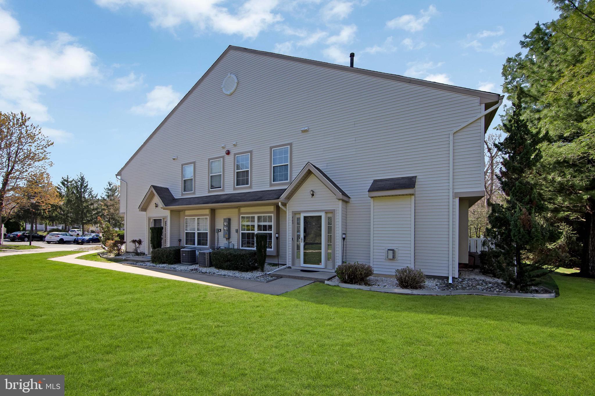 803 Tanglewood Drive Sicklerville, NJ 08081 - Photo 2 of 34 a front view of house with yard and green space