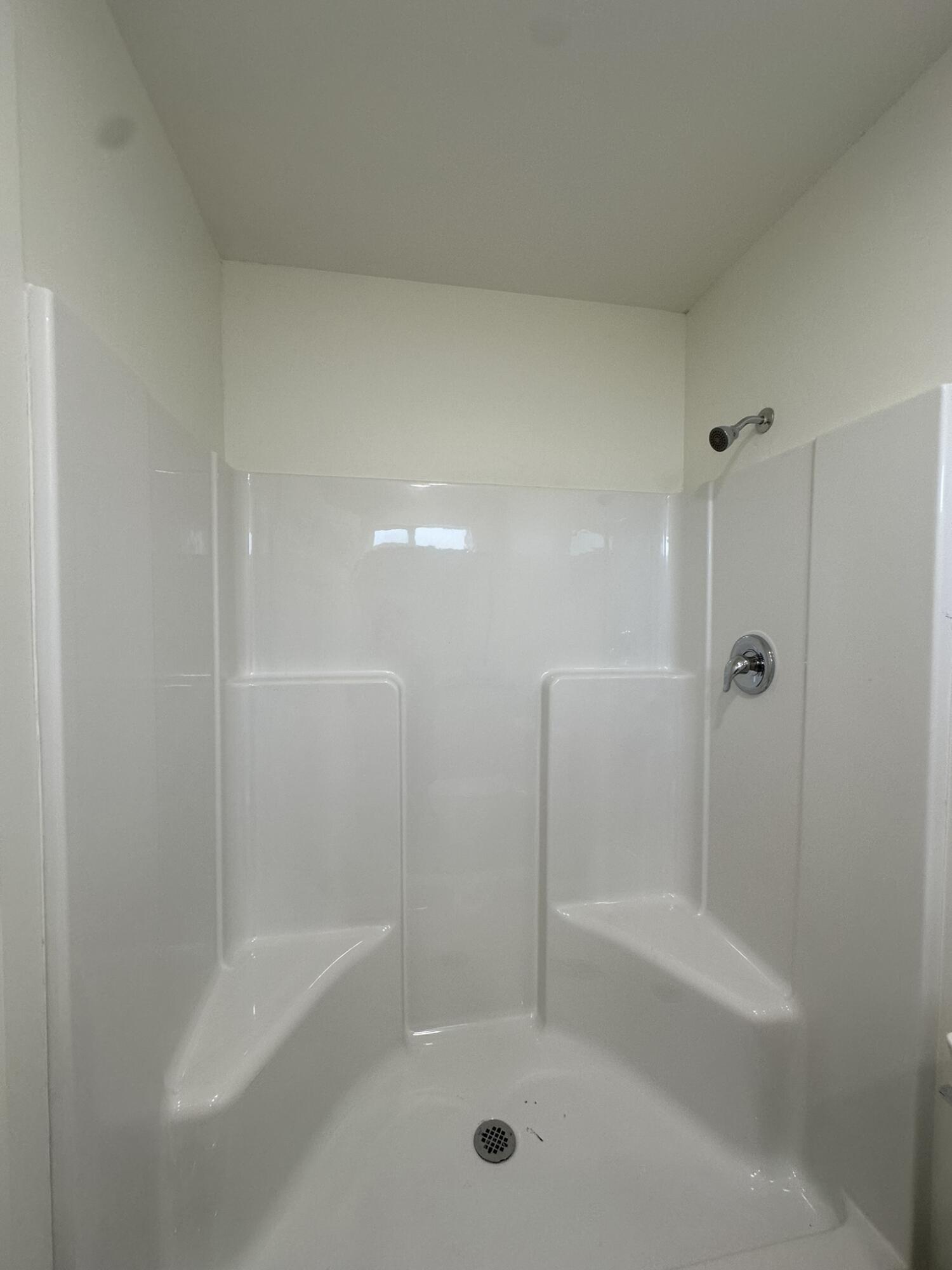 673 Scenic Loop Culver, OR 97734 - Photo 17 of 21 Primary Bath