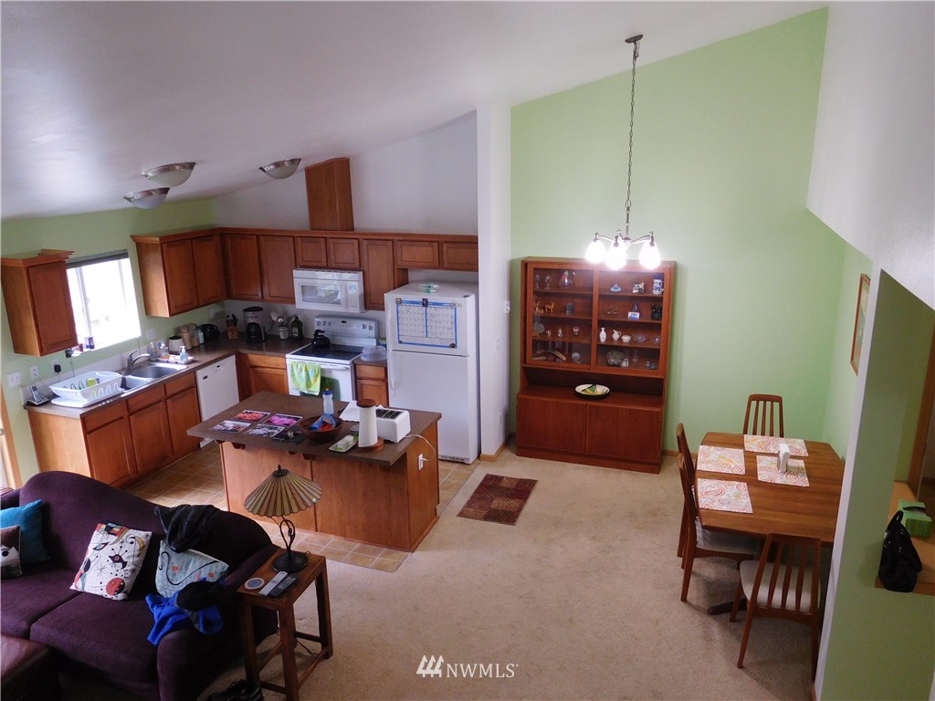 4205 Roxanna Loop Southeast Lacey, WA 98503 - Photo 3 of 9 Gallery Image 3