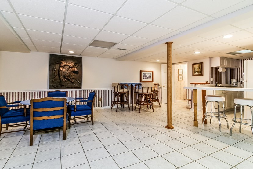 1670 Maple Creek Court Rochester, MI 48306 - Photo 33 of 43 31352779-32.JPG