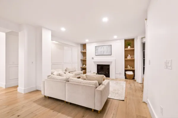 $2,299,000 | 9 Floral Street, Windham, NH 03087