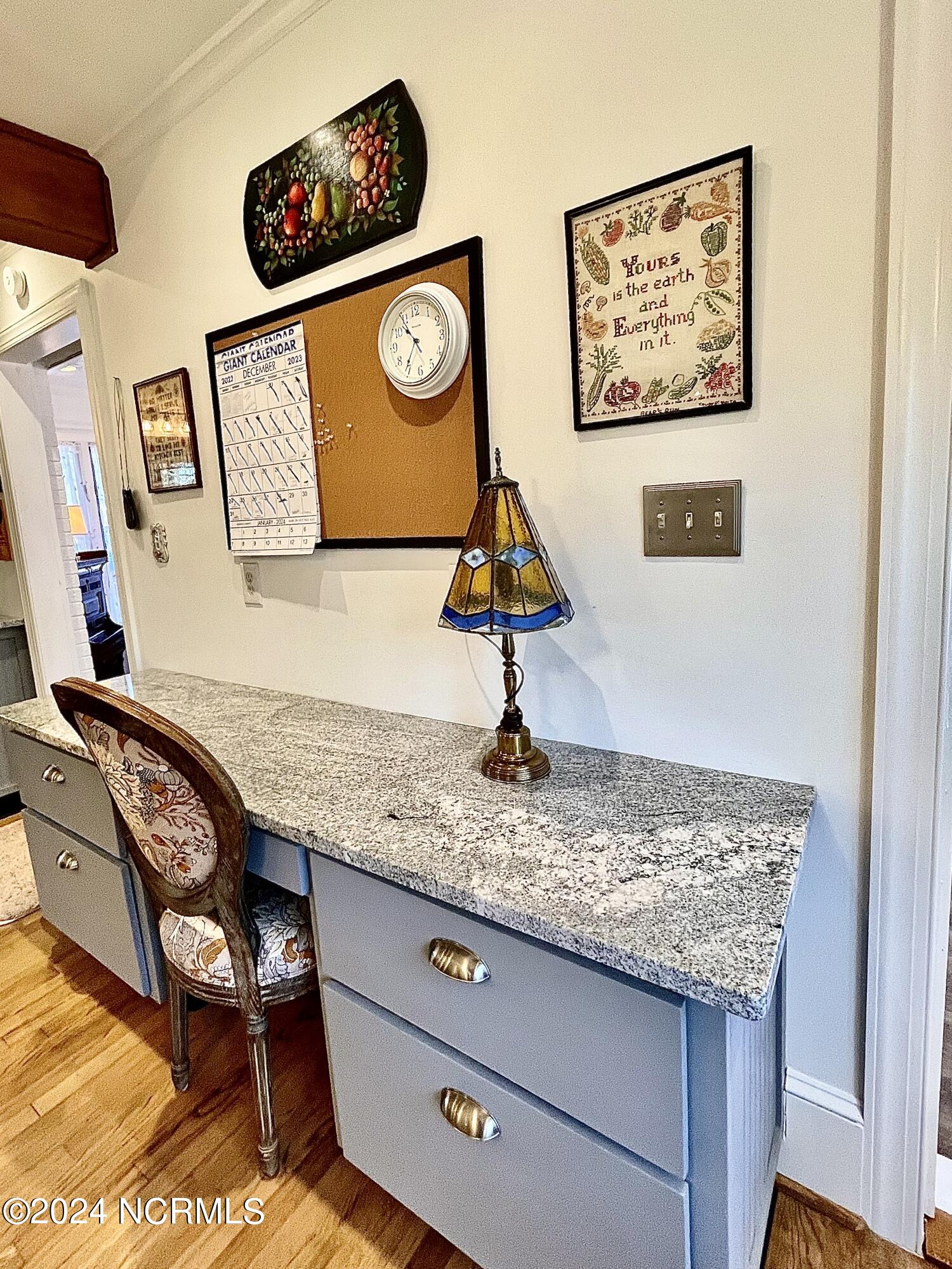 310 Golf Road Plymouth, NC 27962 - Photo 25 of 69 Custom Desk