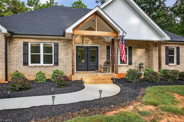 $689,000 | 1219 Scout Road, Lexington, NC 27292