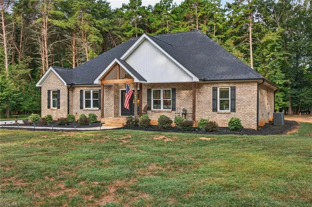 $689,000 | 1219 Scout Road, Lexington, NC 27292