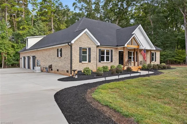 $689,000 | 1219 Scout Road, Lexington, NC 27292