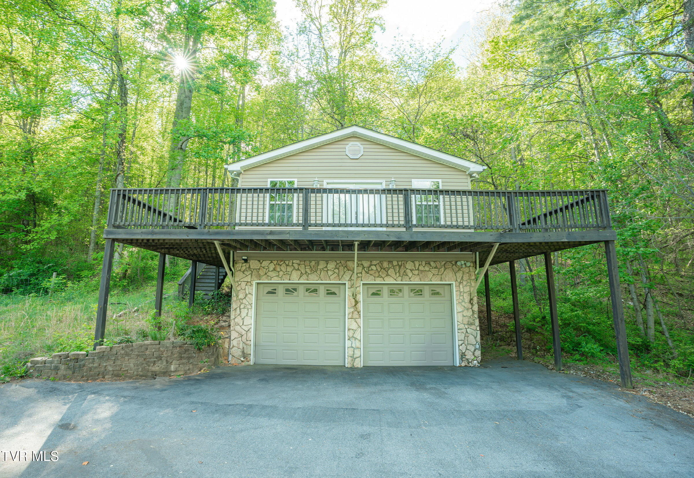 100 Edwards Ridge Road Erwin, TN 37650 - Photo 4 of 20 Garage building