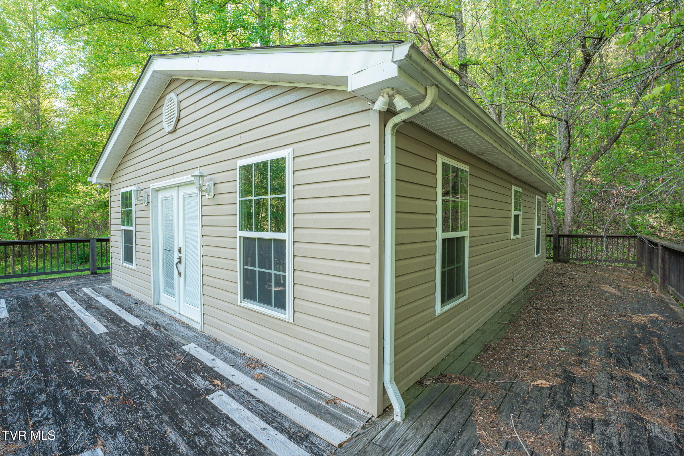 100 Edwards Ridge Road Erwin, TN 37650 - Photo 6 of 20 Garagebuilding_close