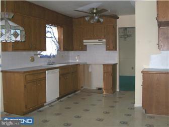 3041 Linda Lane Sinking Spring, PA 19608 - Photo 2 of 9