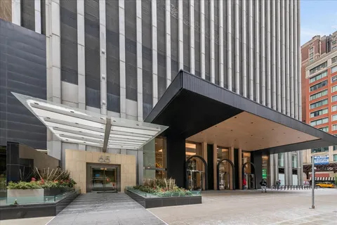 $318,000 | 65 East Monroe Street, Unit 4317, Chicago, IL 60603