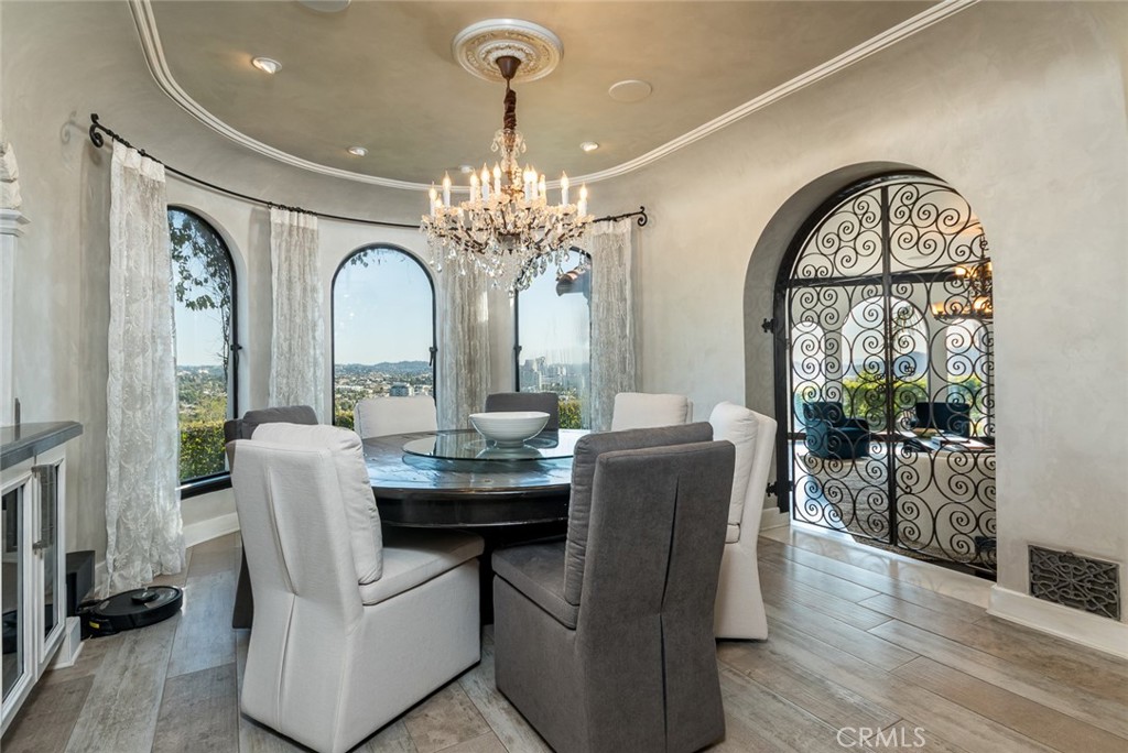 330 Kempton Road Glendale, CA 91202 - Photo 16 of 75 Gallery Image 16
