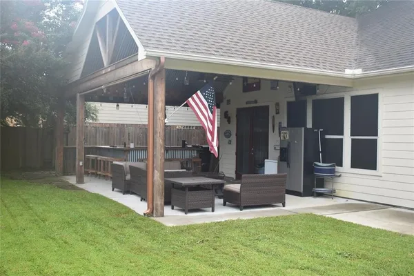 front view of house with a yard