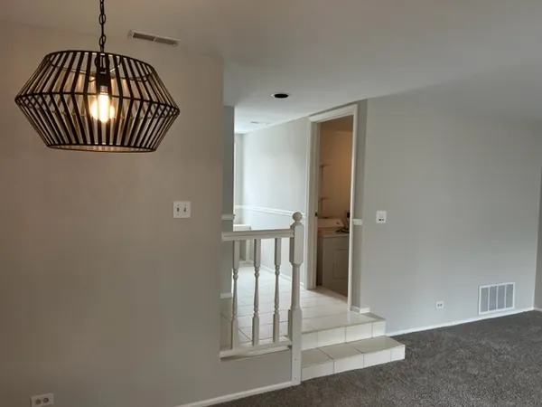 $2,600 | 1437 Clairmont Court, Unit 200, Vernon Hills, IL 60061