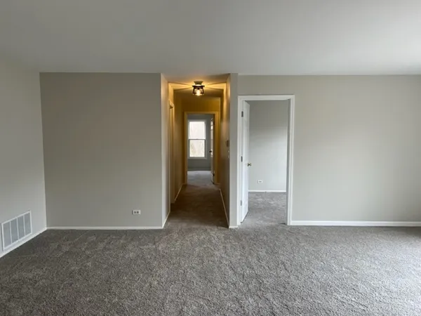 $2,600 | 1437 Clairmont Court, Unit 200, Vernon Hills, IL 60061
