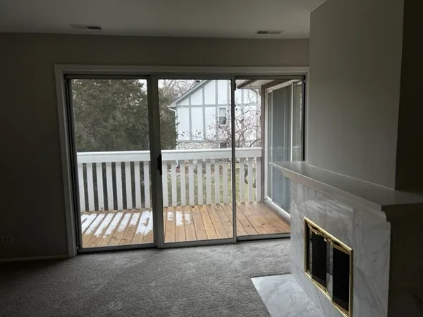 $2,600 | 1437 Clairmont Court, Unit 200, Vernon Hills, IL 60061