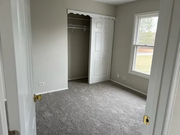 $2,600 | 1437 Clairmont Court, Unit 200, Vernon Hills, IL 60061