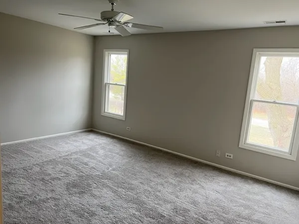 $2,600 | 1437 Clairmont Court, Unit 200, Vernon Hills, IL 60061