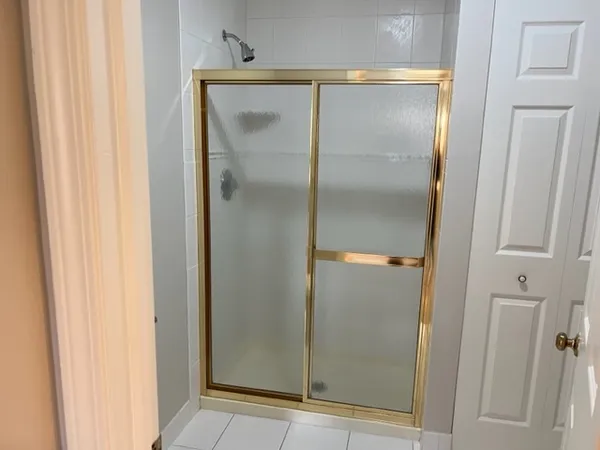 $2,600 | 1437 Clairmont Court, Unit 200, Vernon Hills, IL 60061