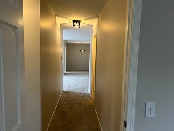 $2,600 | 1437 Clairmont Court, Unit 200, Vernon Hills, IL 60061