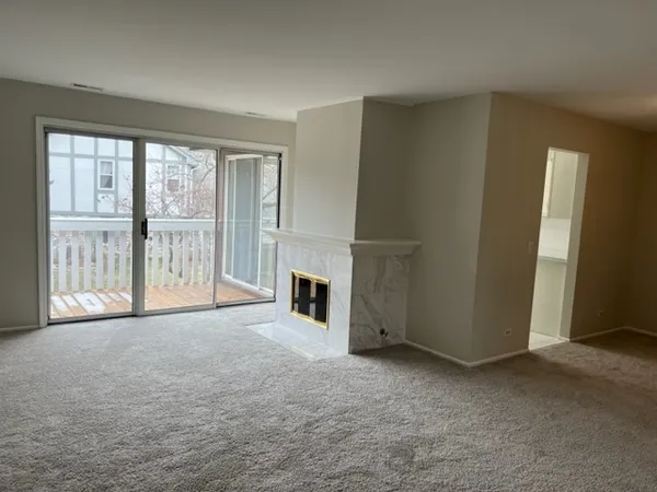 $2,600 | 1437 Clairmont Court, Unit 200, Vernon Hills, IL 60061