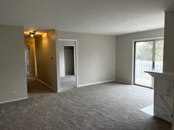 $2,600 | 1437 Clairmont Court, Unit 200, Vernon Hills, IL 60061